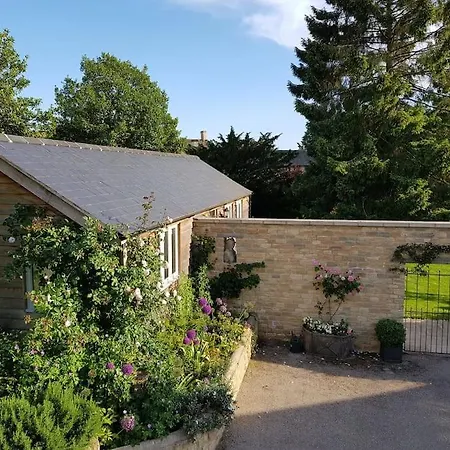 Charming Cottage Surrounded By Idyllic Garden In Peaceful Location In Central Charlbury Exterior photo