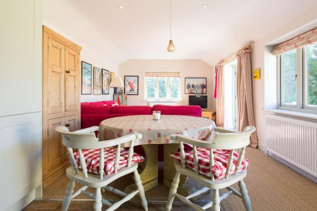 Holiday home Charming Surrounded By Idyllic Garden In Peaceful Location In Charlbury